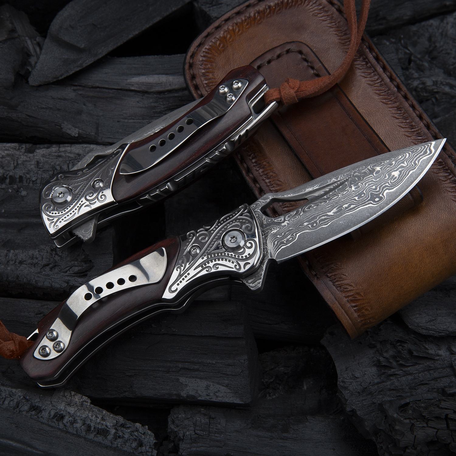 Rosewood Damascus Steel Knife with Clip