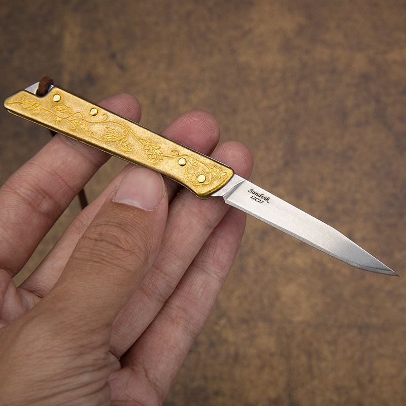 Outdoor Hunting Knife | Golden Ferret Knife | That Kitchen Label